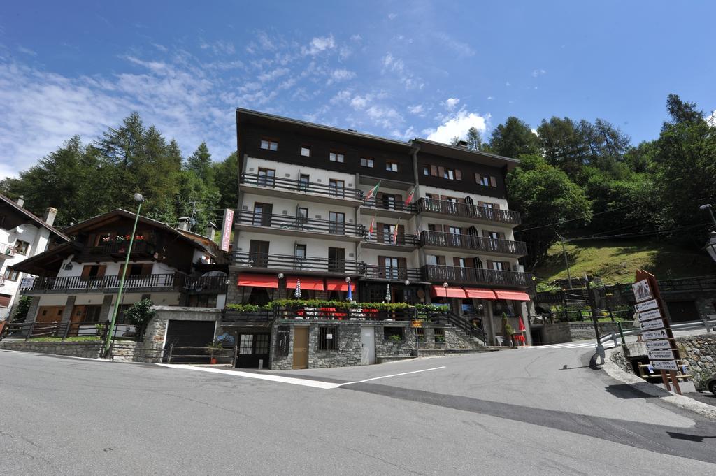 Hotel Etoile De Neige Valtournenche Exterior photo