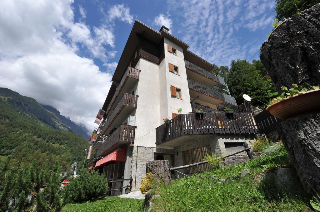 Hotel Etoile De Neige Valtournenche Exterior photo